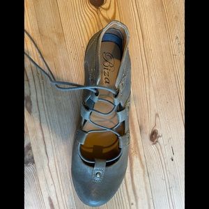 Grey Biza size41 (European size) like new still have stickers on bottom!
